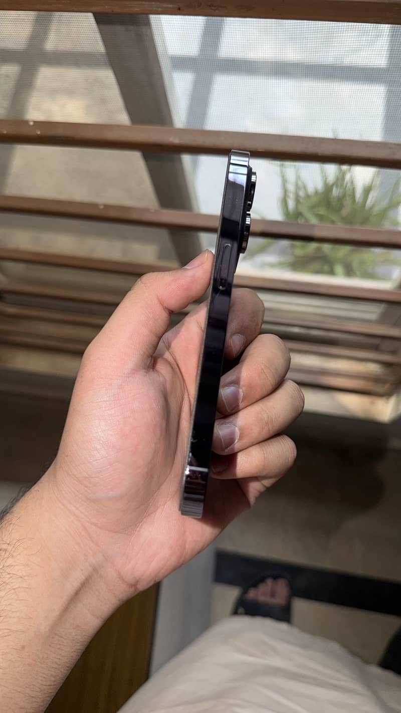 Apple iPhone 14 Pro 1