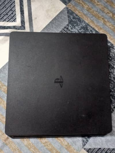 PS4 SLIM PERFECT CONDITION NON JAILBREAK