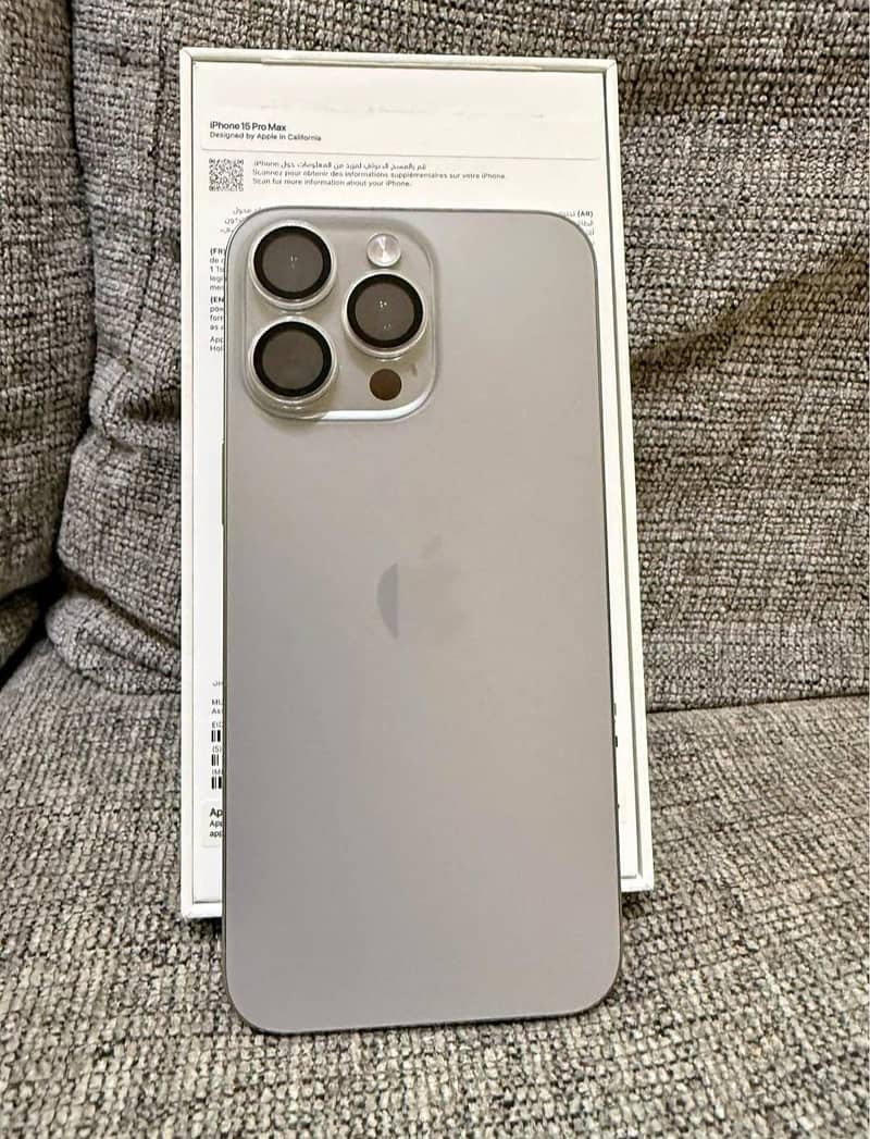 Apple iPhone 15 Pro Max 1