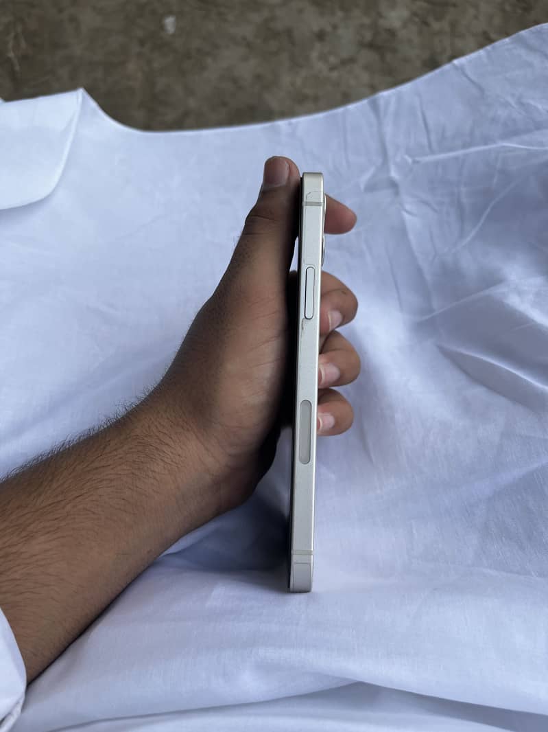 Apple iPhone 12 3
