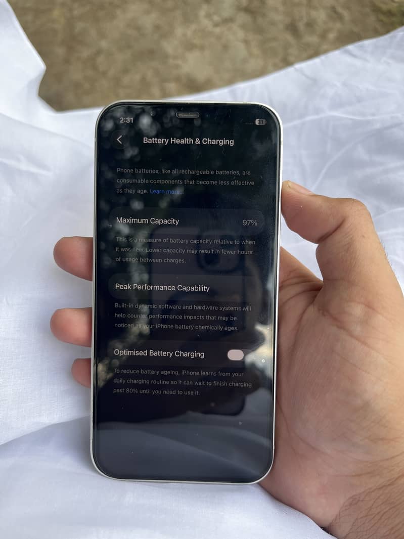 Apple iPhone 12 4