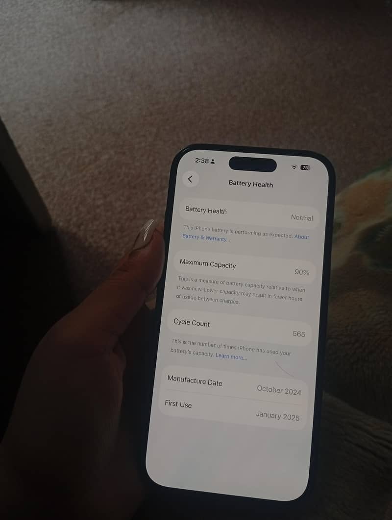 Apple iPhone 16 8