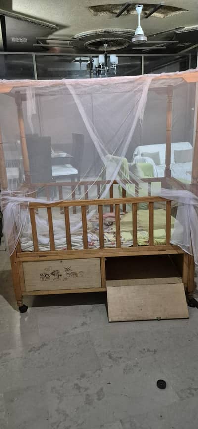 baby crib