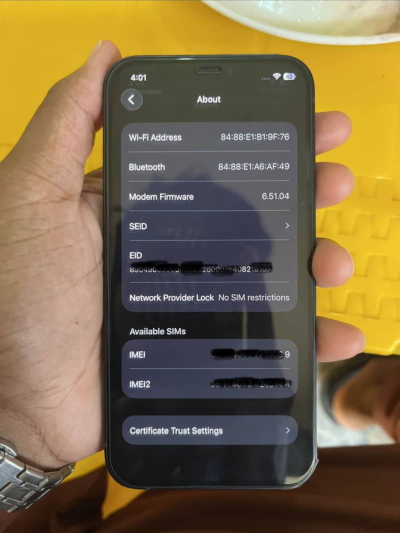 Apple iPhone 12 4