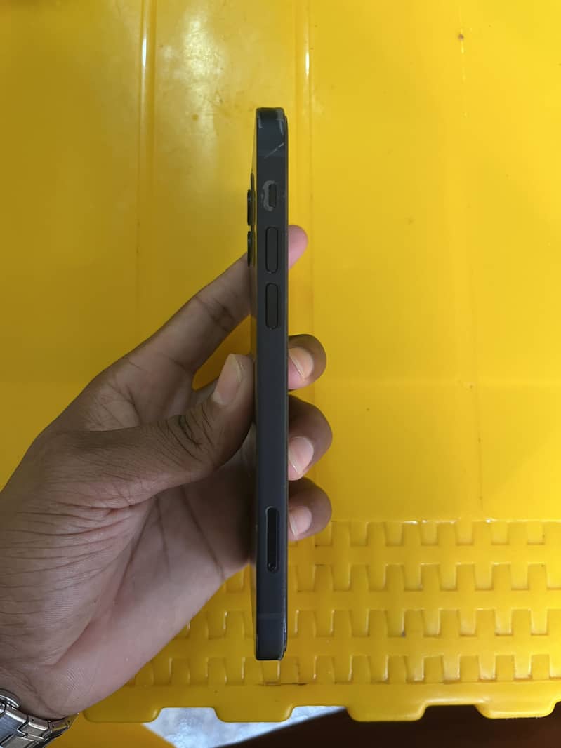 Apple iPhone 12 5