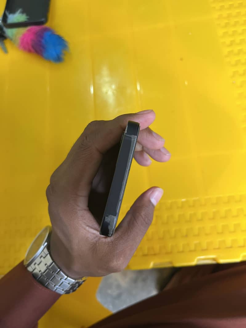 Apple iPhone 12 7