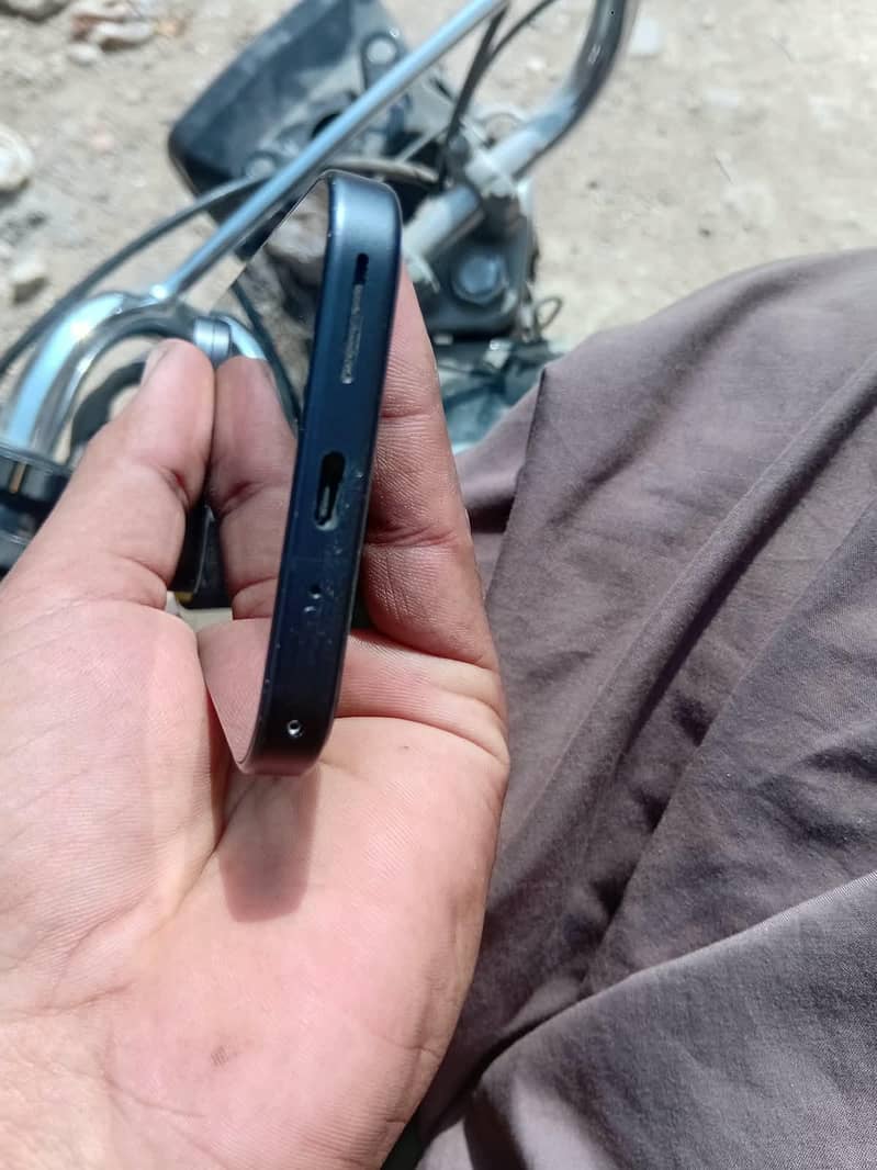 Google Pixel 9 4