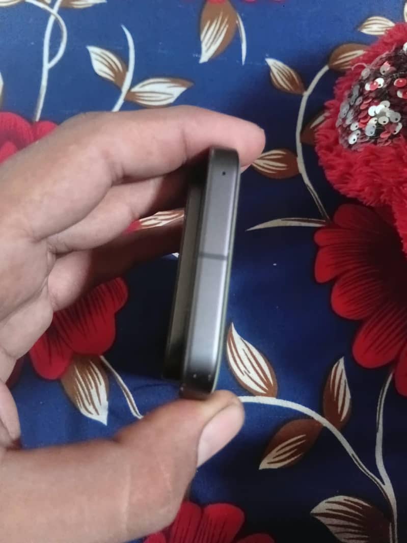 Google Pixel 9 6