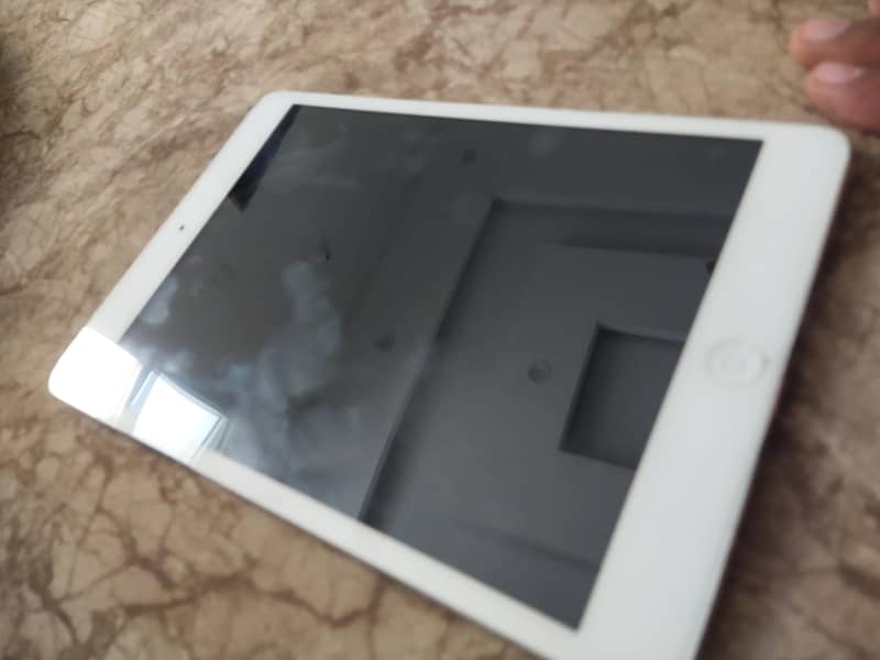 Apple IPad 5th Gen 2