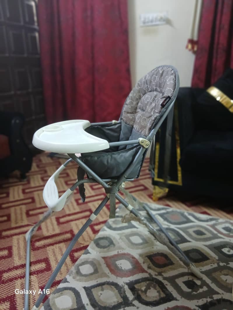 high chair 0