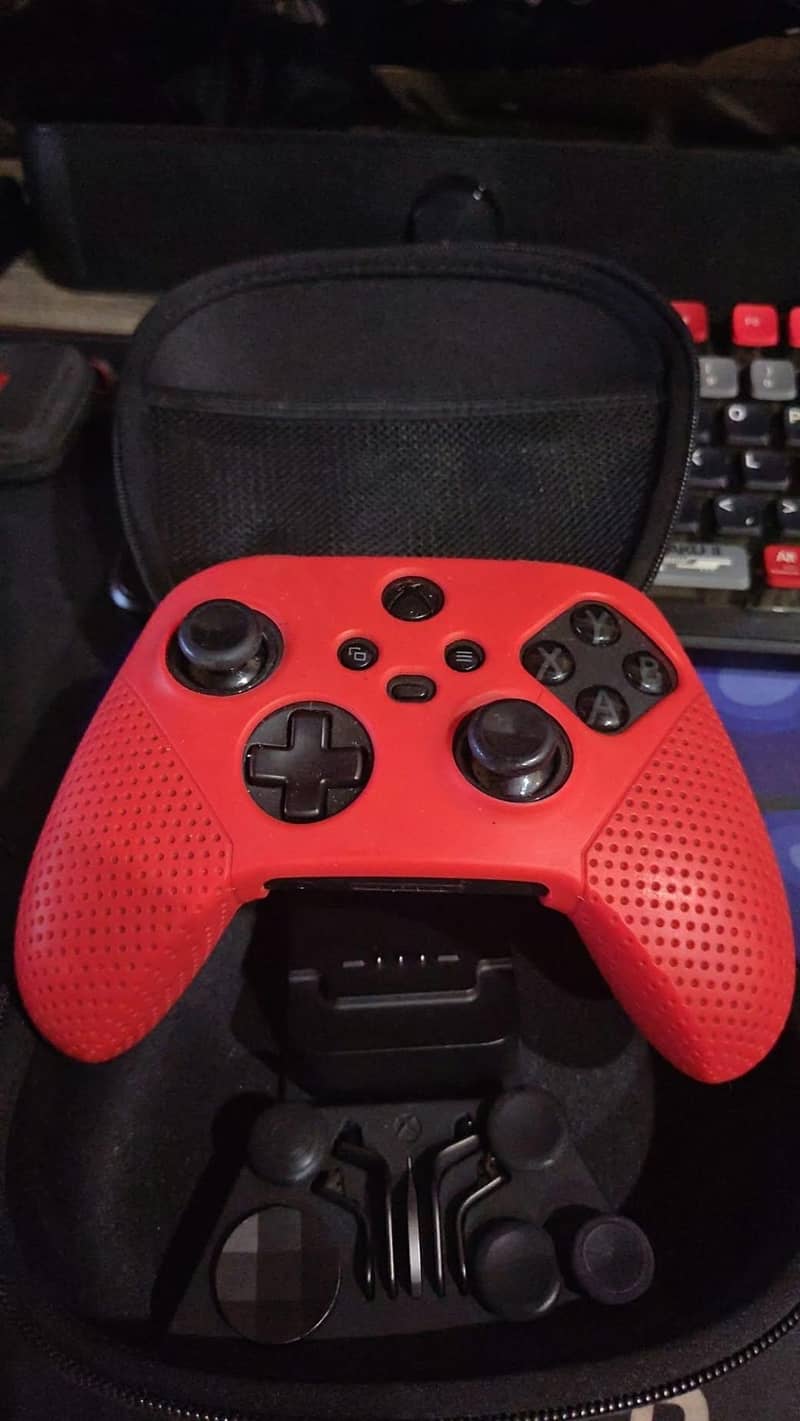 Xbox Elite Series 2 Controller 0