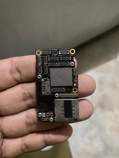 I phone 11 pro Mother bord all ok bypass Shona wala ha 64 gb ha