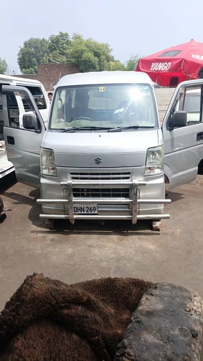 Suzuki Every 2012