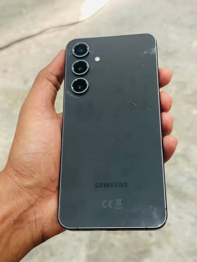 Samsung Mobile S24 fE