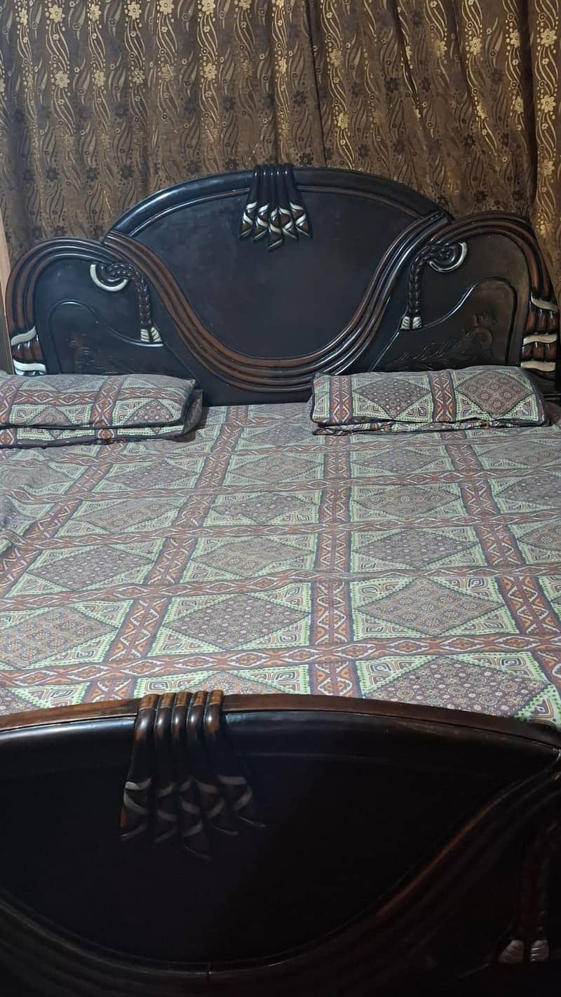 Bed, Dressing, Showcase 0