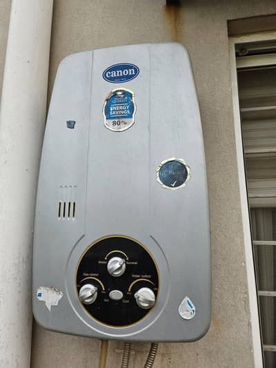 Cannon instant gas geyser,only 1 year used
