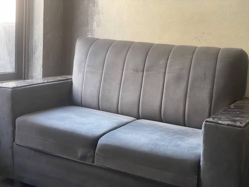 2 sofa sets 0