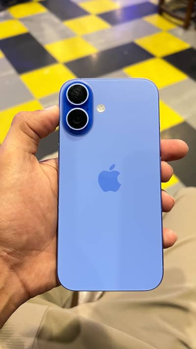 Apple iPhone 16