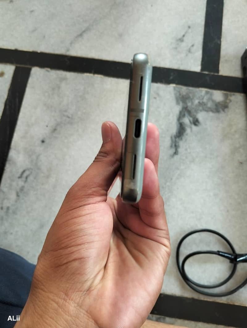 Google Pixel 8 2