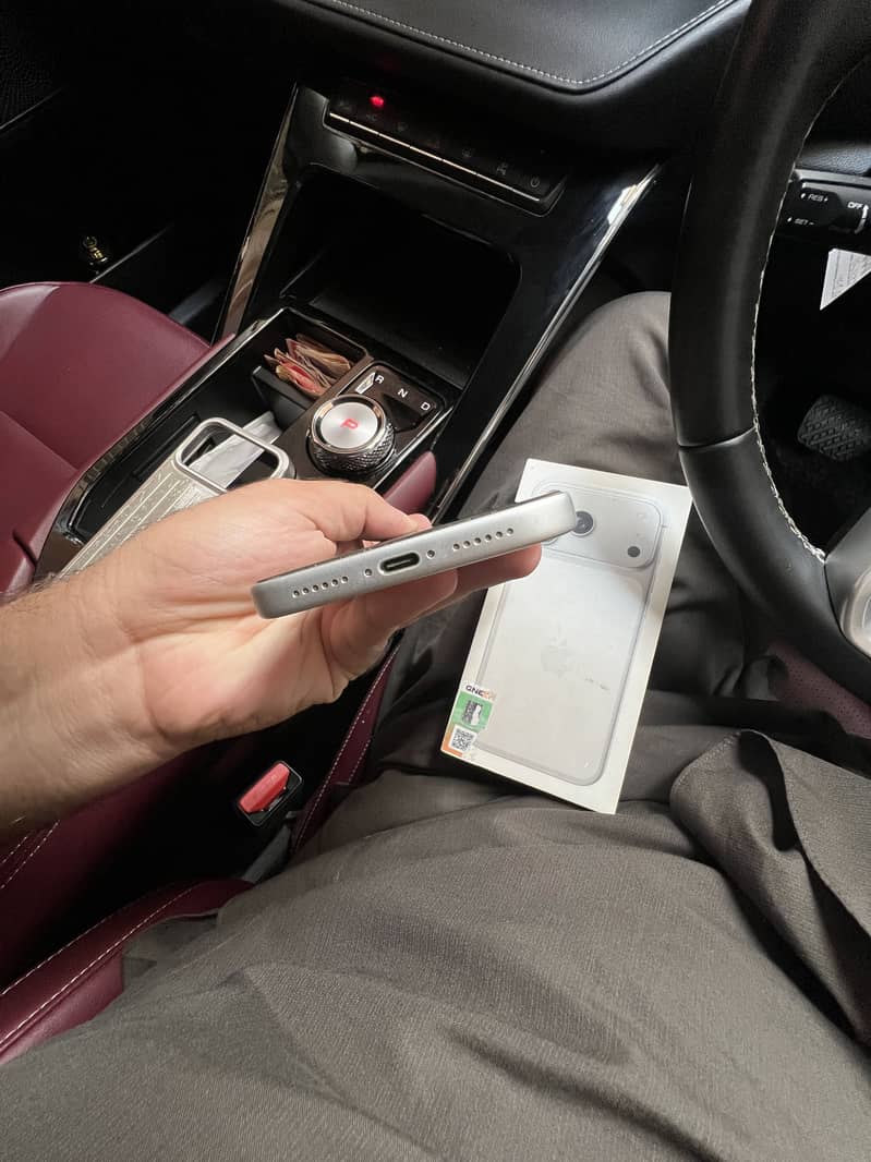 Apple iPhone 17 Pro Max 3