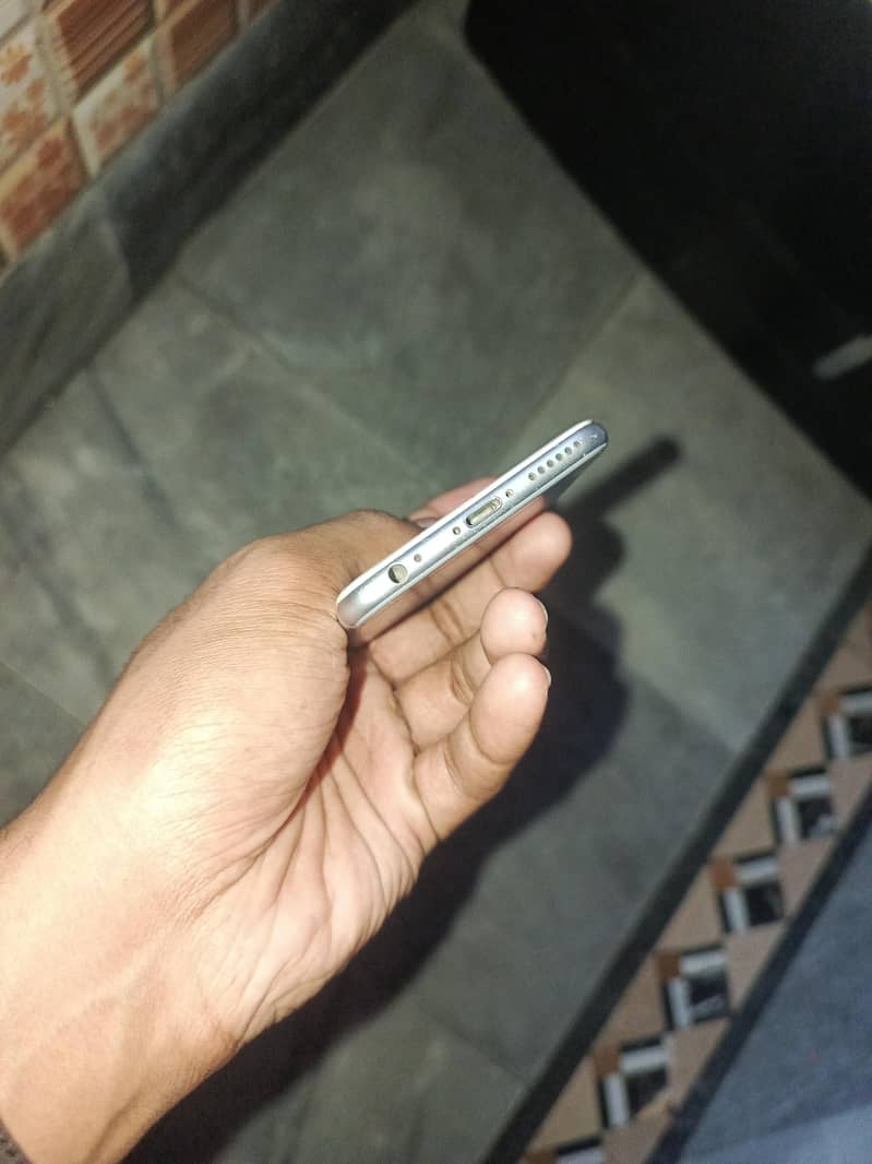 Apple iPhone 6S 6