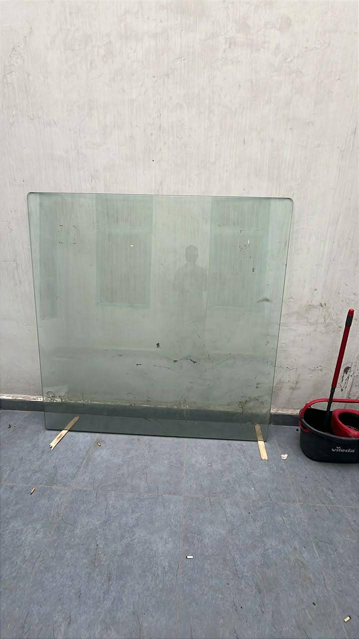 Dining Table Glass 1