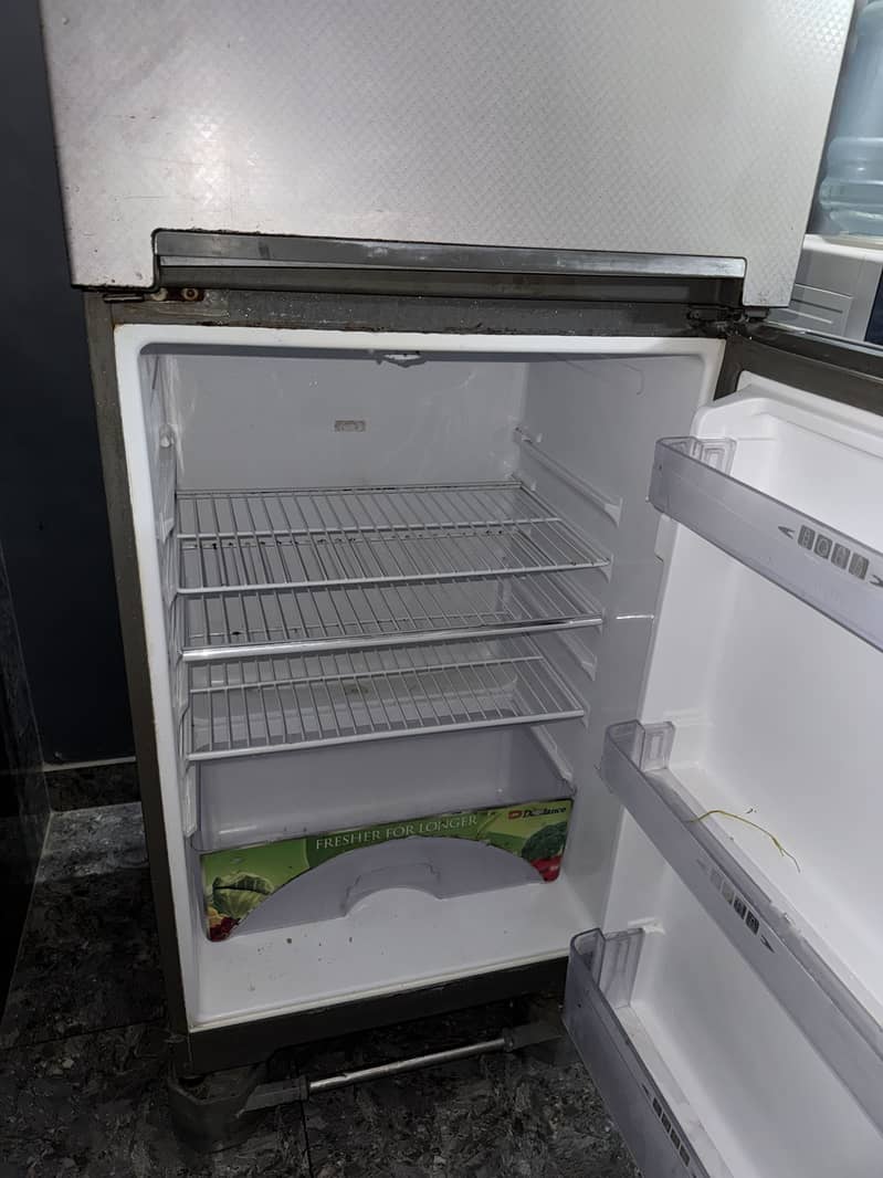 Dawlance fridge 4