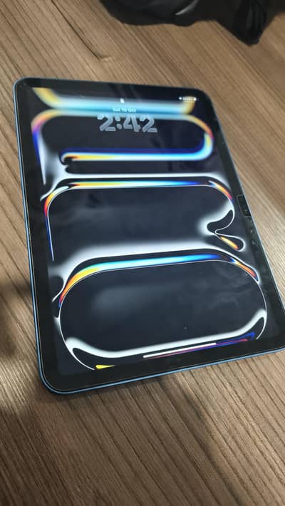 Ipad (A16) / 11th generation, 10/10 condition, 92% health