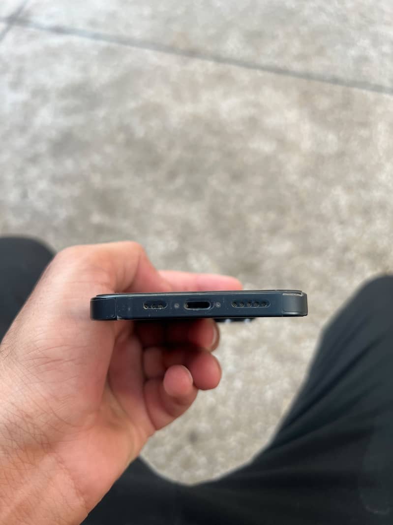 Apple iPhone 13 4