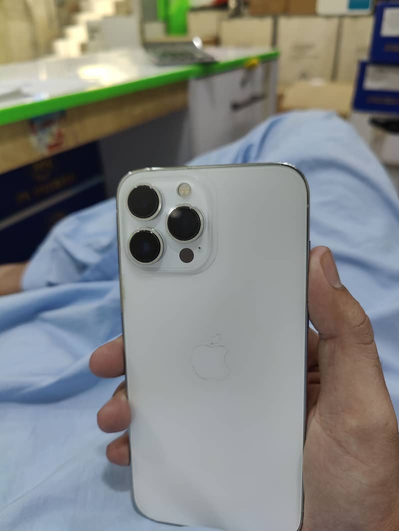 Apple iPhone 13 Pro Max 6
