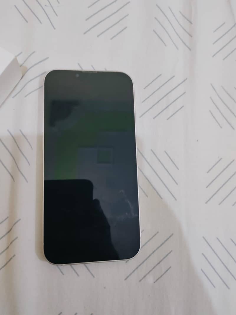 Apple iPhone 13 4