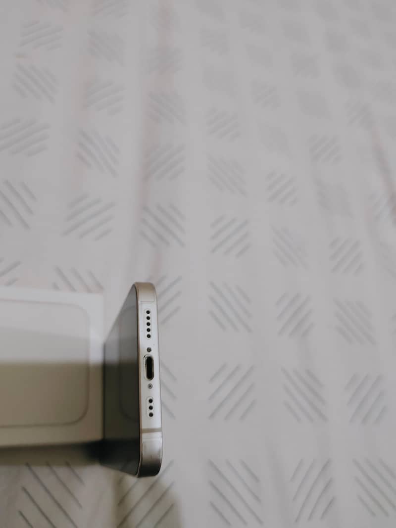 Apple iPhone 13 6