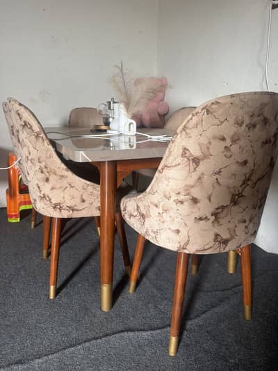 Dinning table