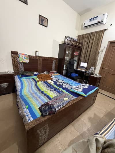 King size bed dark brown