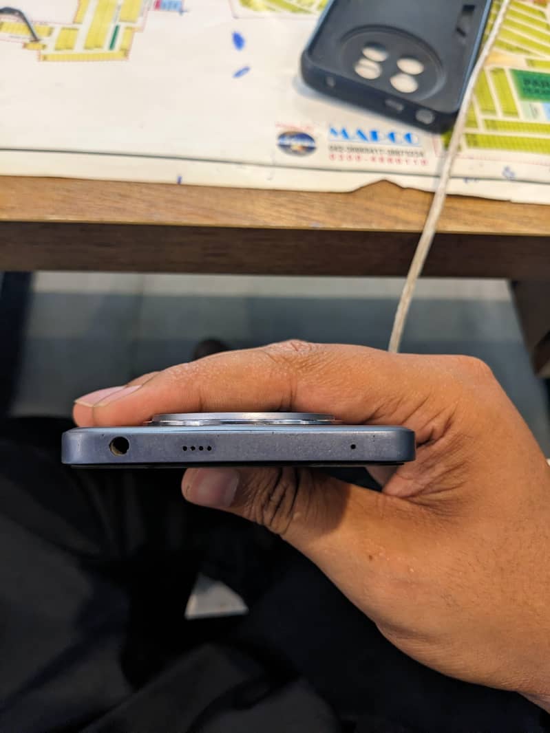 Realme 13 Plus 0