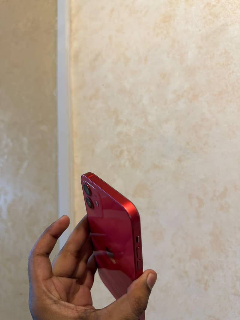 Apple iPhone 12 4