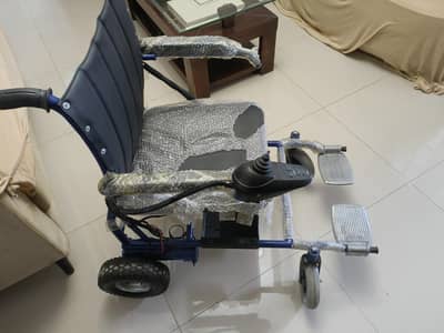 electric wheelchair with battery