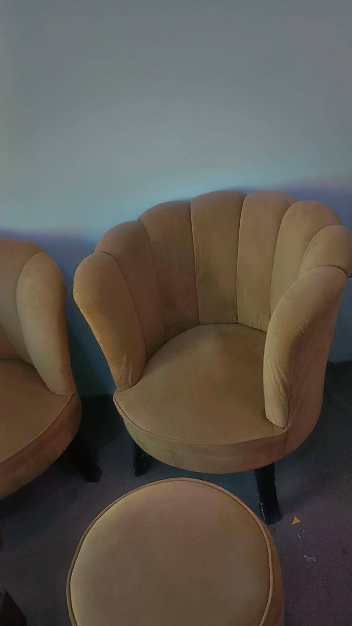 2 set room  coffee chairs/sofas with table 1