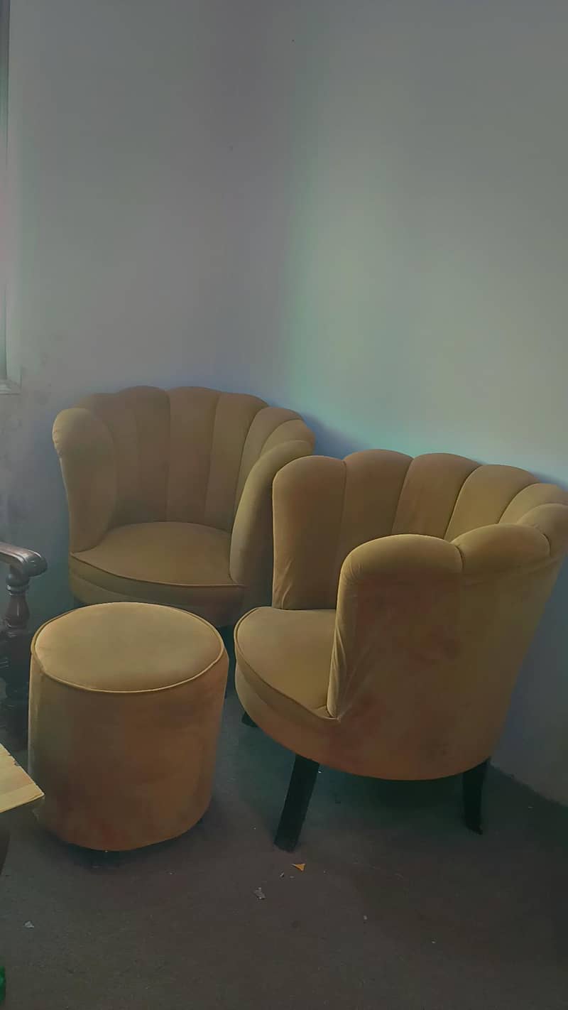 2 set room  coffee chairs/sofas with table 4