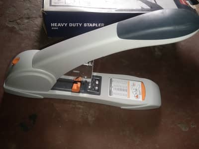 Heavy Duty Stapler 0395