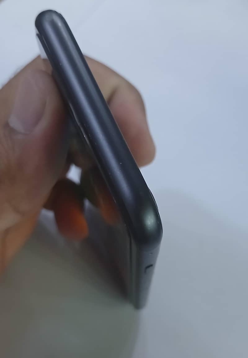 Apple iPhone 8 0
