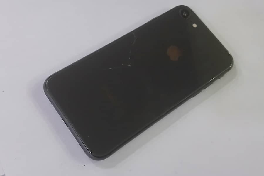 Apple iPhone 8 5