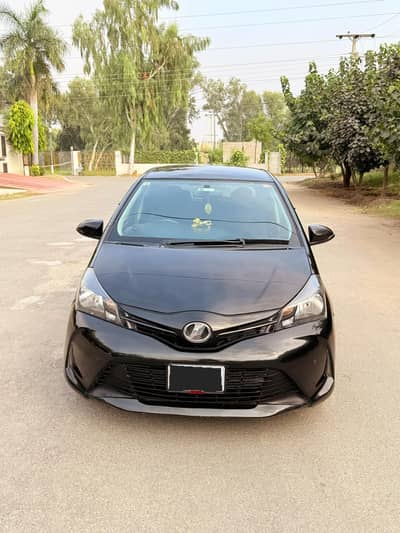 Toyota Vitz 2015