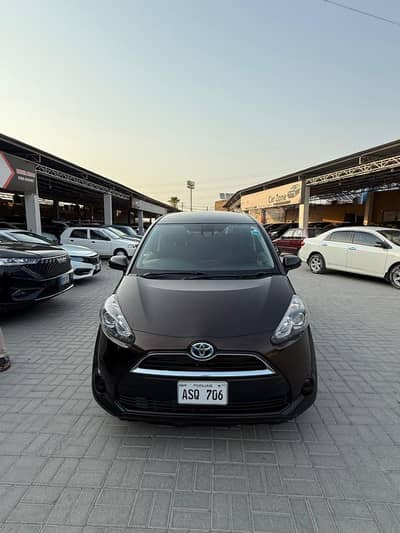 Toyota Sienta 2018