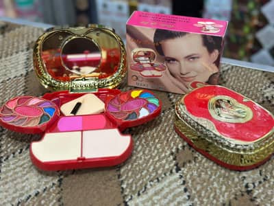 new and original makeup kit