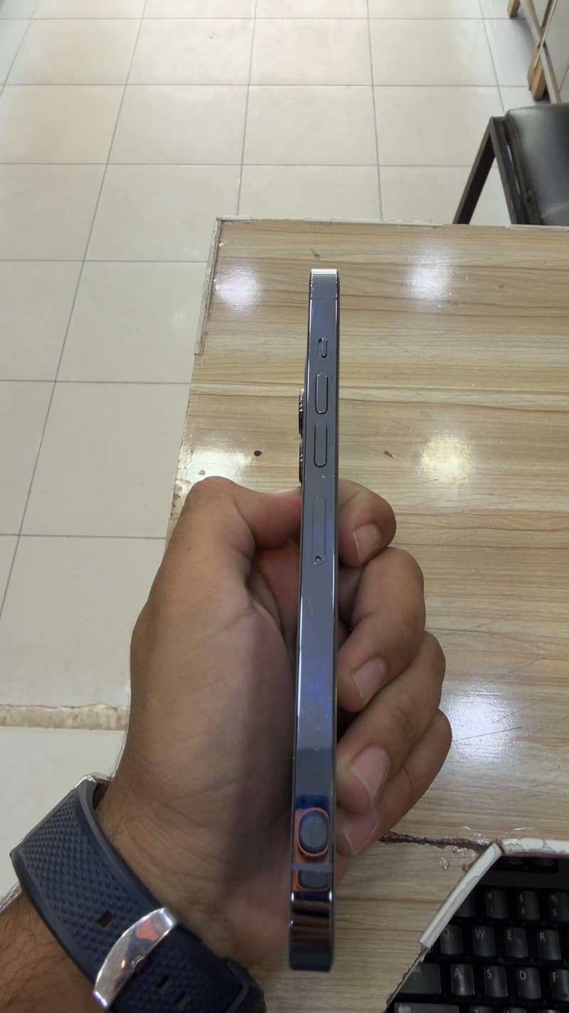 Apple iPhone 13 Pro Max 6