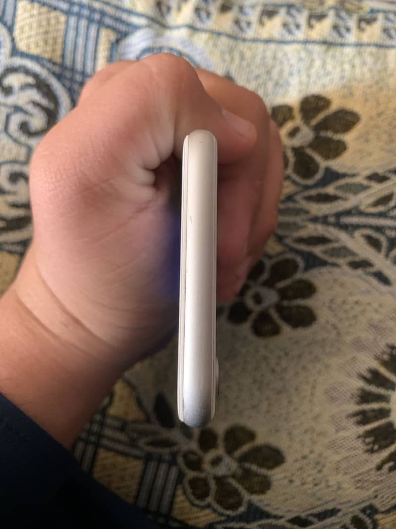 Apple iPhone SE 3
