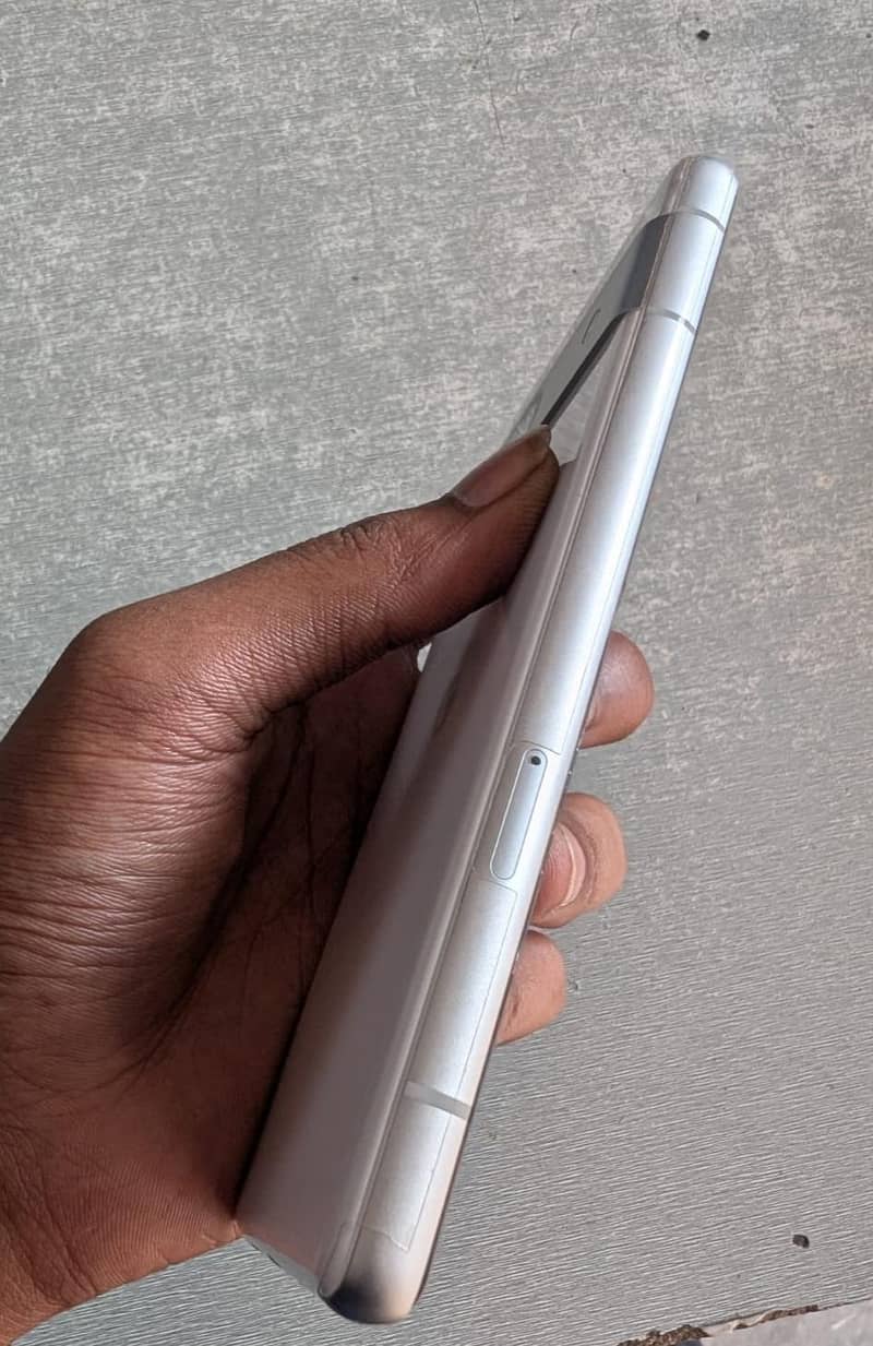 Google Pixel 7a 2