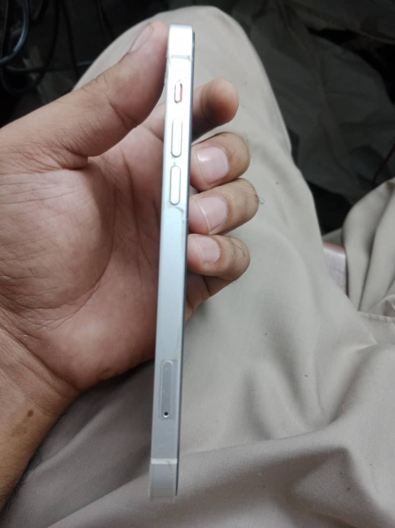 Apple iPhone 12 2
