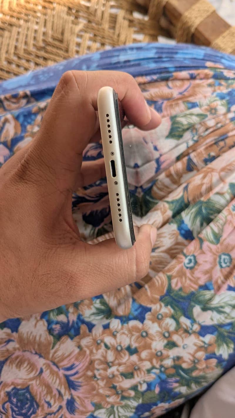 Apple iPhone 11 2